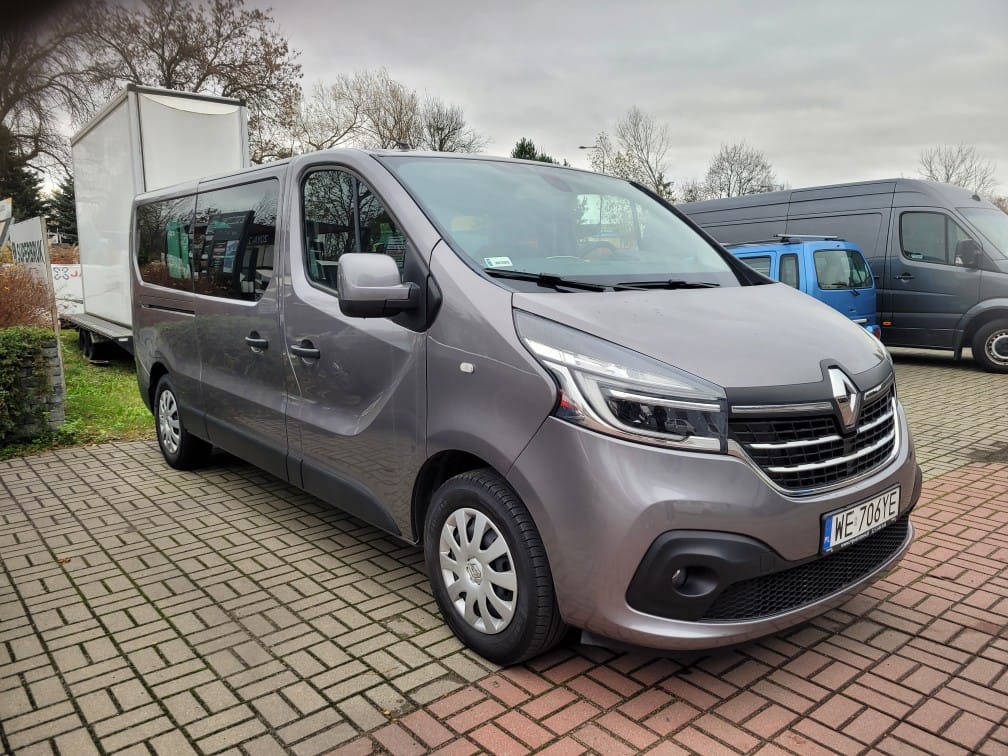 Renault Trafic minivan